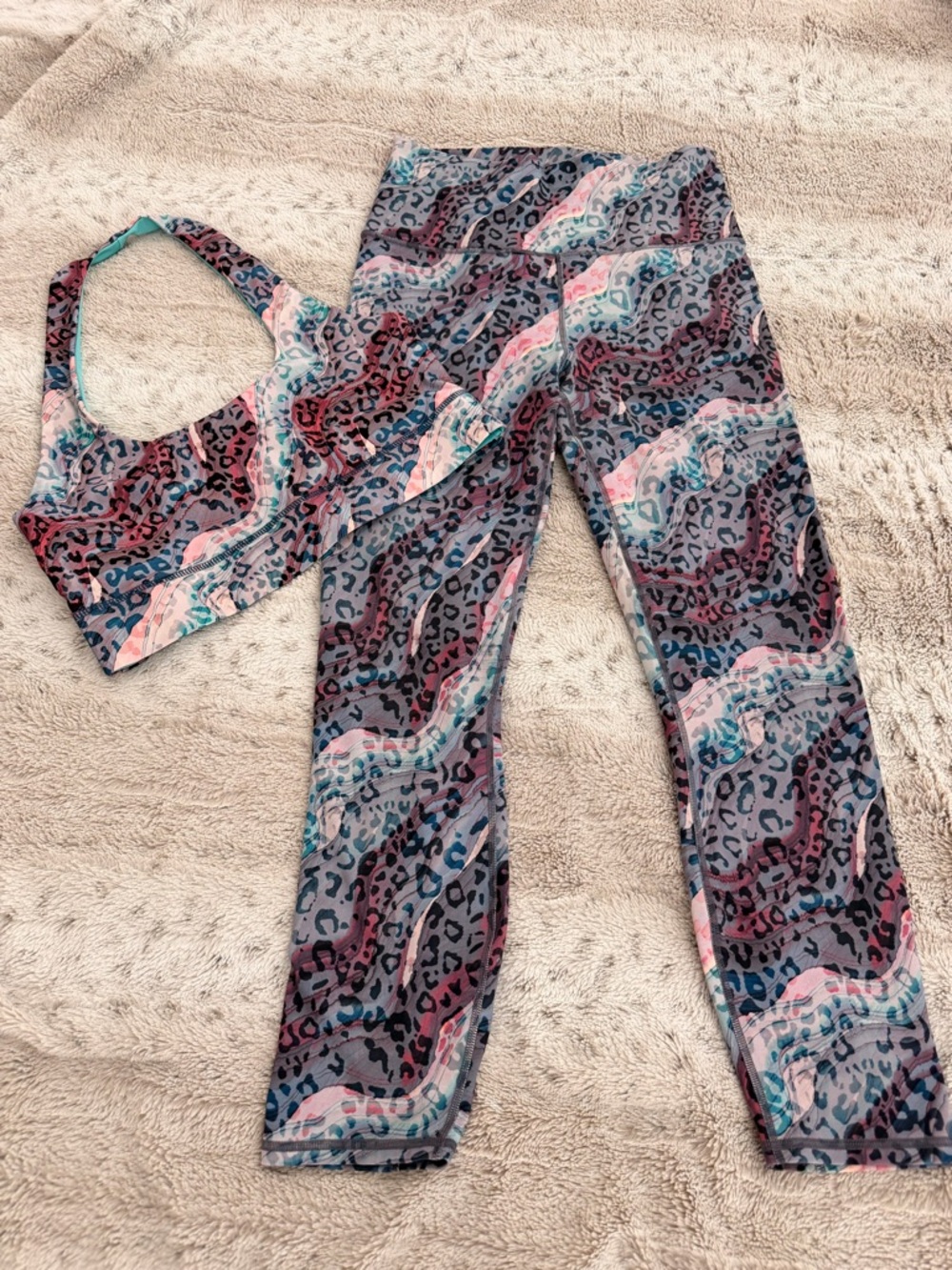 Fabletics Multicolor Wave Leopard Print Leggings Sports Bra Set - Size Large